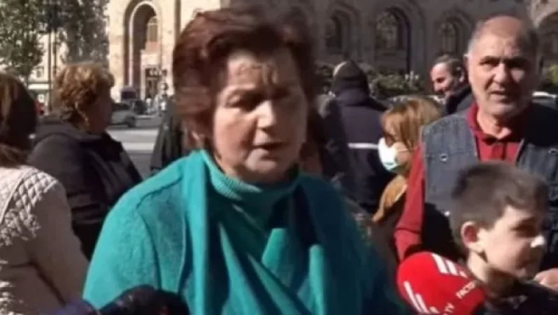 Քնելուց առաջ չե՞ն մտածում, որ տեղահանված երեխեքը սոված են. Հադրութցի