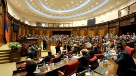 «Հայաստան» խմբակցությունը նիստի մեկնարկին 20 րոպե ընդմիջում վերցրեց