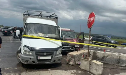 ԼՈՒՍԱՆԿԱՐՆԵՐ․ Բախվել են «Mercedes»–ն ու «GAZel»–ը․ 4 մարդ է տուժել