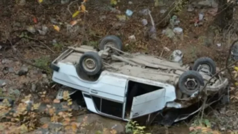 Ստեփանակերտ-Խնածախ ճանապարհին «ՎԱԶ 2106»-ը գլորվել է ձորը․ կան տուժածներ