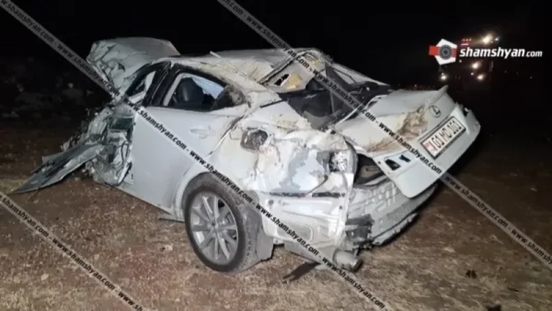 Հերթական ողբերգական ավտովթարը Երևան-Գյումրի մահաբեր հատվածում. Lexus-ը բախվել բետոնե արգելապատնեշներին և մի քանի պտույտ շրջվել. Shamshyan. com