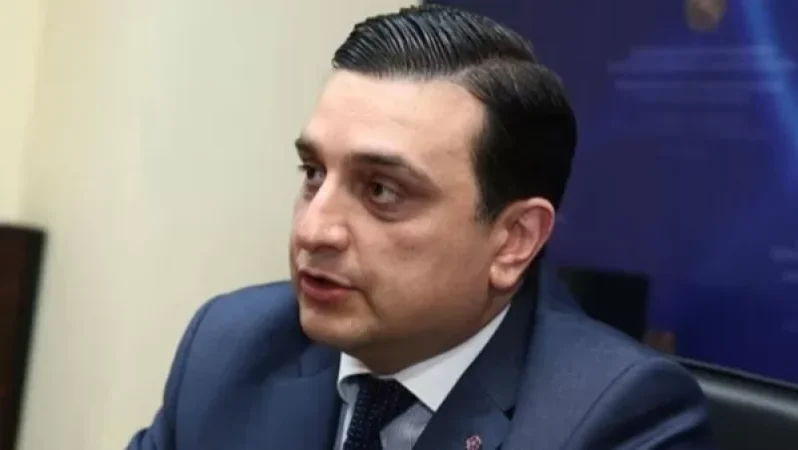 Ծանր և ծայրահեղ ծանր վիճակում գտնվող քաղաքացիներից քանիսն են պատվաստված. Մուրադյանը դիմել է հանրությանը