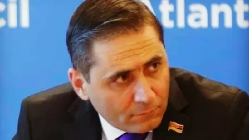 Տղերք, դուք հո՞ վերջնականապես չեք ցնդել, սա Հայրենիք է, ոչ թե «Դարչոյի դուքյանը». Արման Աբովյան