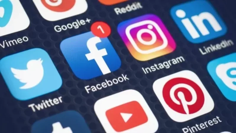 Սոցկայքերի գործունեությունը սահմանափակելու որոշման համար Ուզբեկստանում նախարարին պաշտոնանկ են արել