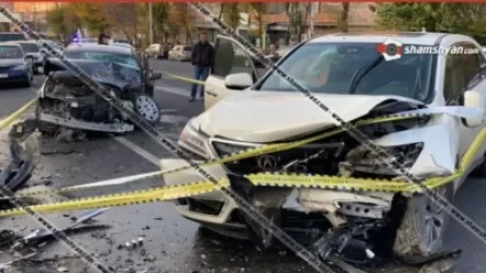 Խոշոր ավտովթար Երևանում. ճակատ-ճակատի բախվել են BMW-ն ու Acura-ն