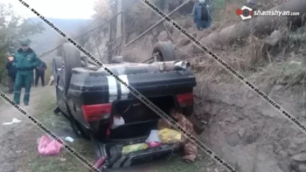 Խոշոր ավտովթար. պայմանագրային զինծառայողի BMW-ն բախվել է Mercedes-ին, ապա մոտ 3մ բարձրությունից ընկել. 5 անձ հոսպիտալացվել է