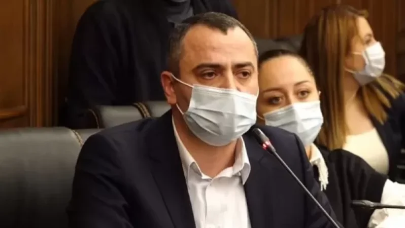 «Խաղամոլության մեջ թաթախված մարդկանց հետ պետք է խոսել, ոչ թե արգելել գովազդը». Դավիթ Բաբախանյան