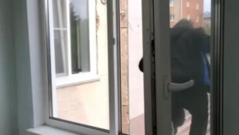 32-ամյա գյումրեցին 4-րդ հարկից ընկել է․ պարզվում է՝ դեպքը պատահականությո՞ւն է, թե՞ ինքնասպանություն