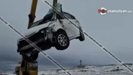 Honda Elysion-ը բախվել է ծառին և կողաշրջված վիճակում հայտնվել ձորում. կան վիրավորներ