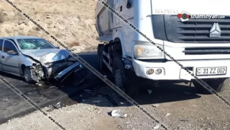 Բախվել են Opel-ն ու բեռնատար Hovo-ն, ամուսիններն ու նրանց երեխան տեղափոխվել են հիվանդանոց