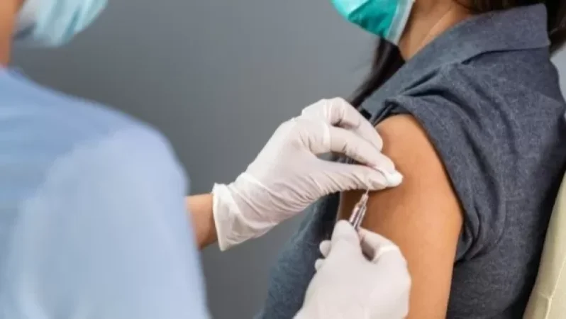 «Հայաստանի հարևան երկրներում բնակչության քանի տոկոսն է պատվաստվել»․ Արմեն Մուրադյան