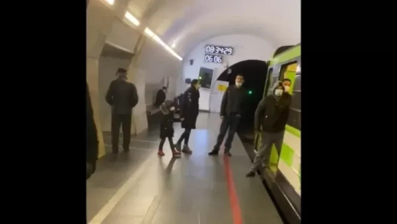 VIDEO: Metro Paralyzed by Peaceful Protest in Yerevan