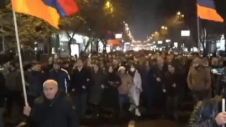 ՈՒՂԻՂ. Հանրահավաքի մասնակիցների երթը` Երևանի փողոցներում