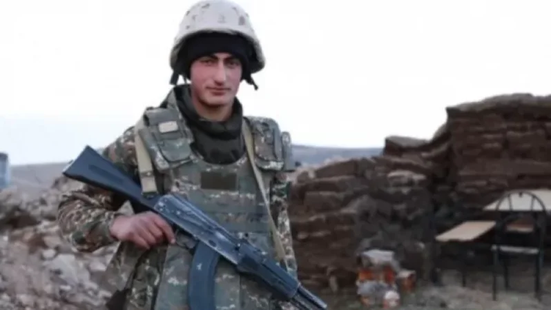 Շարքային Սուրիկ Սաֆարյանը հետմահու պարգևատրվել է Մարտական ծառայության մեդալով