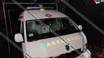 Նոր Հաճնի պոլիկլինիկայի շտապօգնության ավտոմեքենան բախվել է էլեկտրասյանը. վարորդը, բուժքույրն ու բժիշկը տեղափոխվել են հիվանդանոց