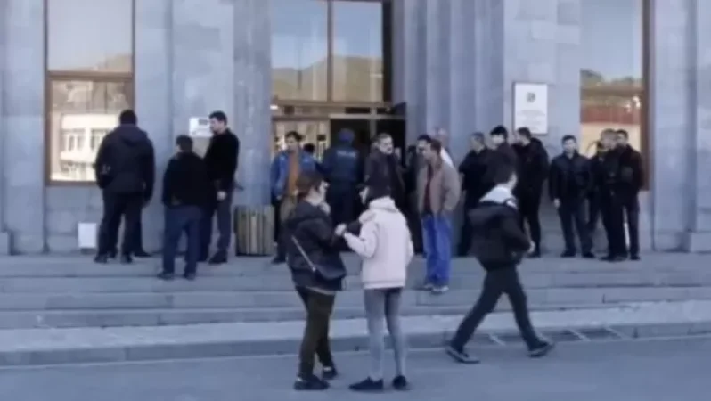 Բողոքի ակցիա Գորիսի դատարանի դիմաց