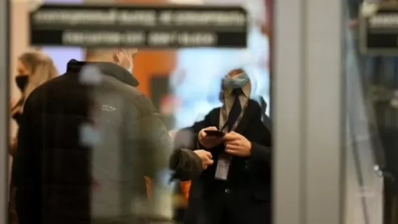 Կազանում այցելուն դանակահարել է առևտրի կենտրոնի անվտանգության աշխատակցին  QR կոդ ցույց տալու պահանջից հետո