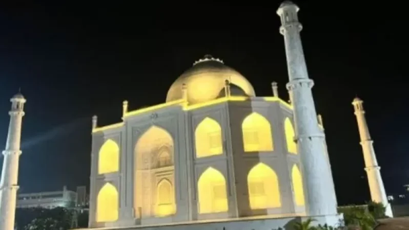 Indian Businessman Builds Replica of Taj Mahal for Wife