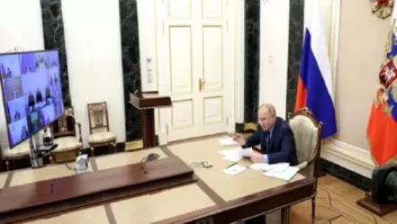 VIDEO: Putin Strikes the Table in Anger During Meeting on Kuzbass Coal Mine Tragedy