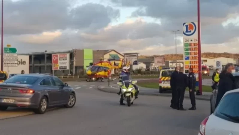 Ֆրանսիայում նինջայի հագուստով տղամարդը ճապոնական թրով հարձակվել է ոստիկանների վրա. կան տուժածներ