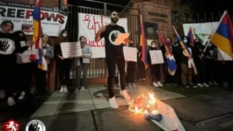 Բողոքի ցույց Գլենդելում ՀՀ հյուպատոսության առջև` ընդդեմ փաշինյանական կառավարության, Թուրքիայի և Ադրբեջանի