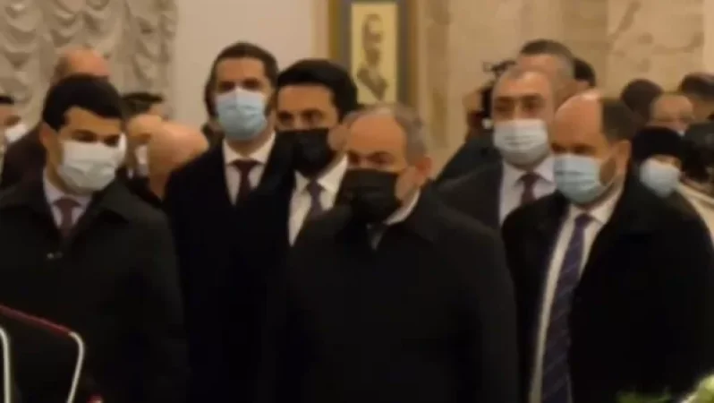 Photos: Pashinyan at Vano Siradeghyan's Wake