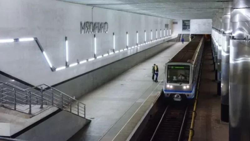 VIDEO: Moscow Metro Driver's Health Deteriorates Suddenly, Trains Halt