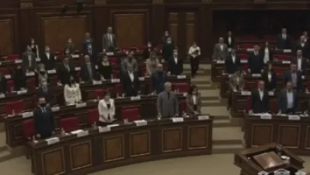 ԱԺ-ում հարգեցին երկրաշարժի զոհերի հիշատակը