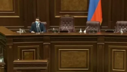 ՏԵՍԱՆՅՈՒԹ. Հակոբ Արշակյանի կատակը դուր չեկավ Ստամբուլյանին, վերջինս հեռացվեց դահլիճից