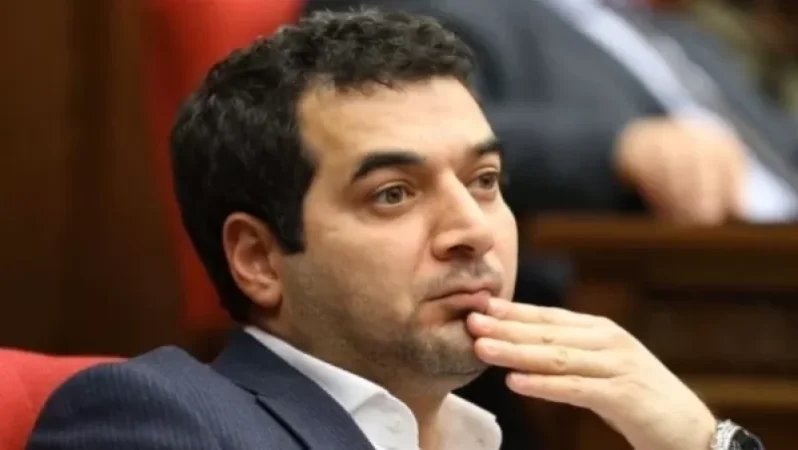 Հրաչյա Հակոբյանն ԱԱԾ-ում բացատրություն է տվել․ պատգամավորը որևէ կարգավիճակ ունի՞․ NEWS