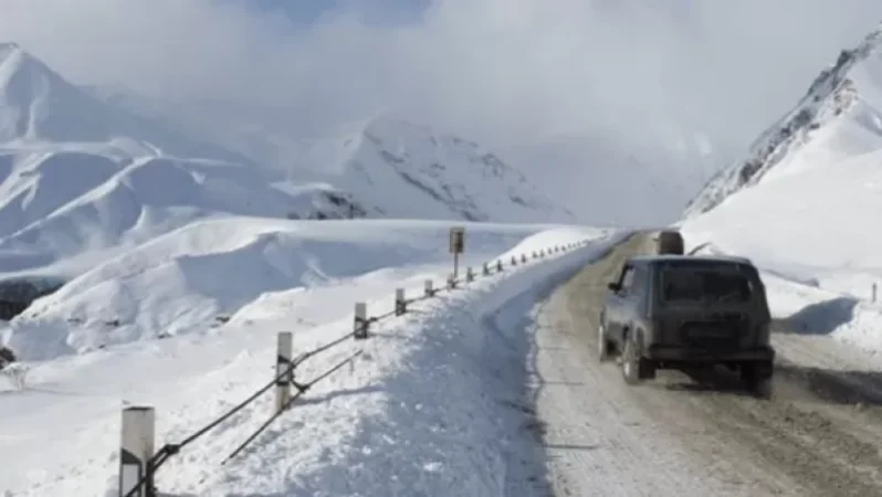 Խորհուրդ է տրվում երթևեկել բացառապես ձմեռային անվադողերով. իրավիճակը՝ ճանապարհներին