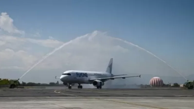 Flyone Armenia-ի՝ Երևան-Մոսկվա չվերթը չեղարկվել է. ուղևորները մնացել են դրսում. hraparak