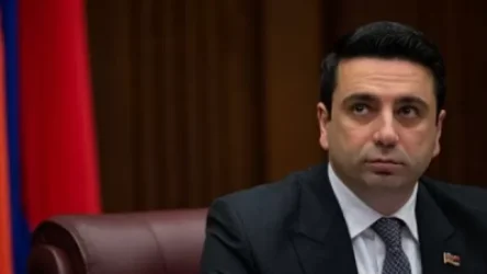 Օպերատորները ներողություն են խնդրել Ալեն Սիմոնյանից և աթոռները հետ են վերադարձրել իրենց տեղը. «Հրապարակ»