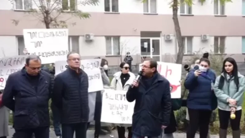 Ընդդիմությունը բողոքի ցույց է անցկացնում Երևանի կենտրոնում` ընդդեմ վերջին կալանավորումների