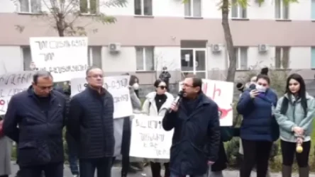 Ընդդիմությունը բողոքի ցույց է անցկացնում Երևանի կենտրոնում` ընդդեմ վերջին կալանավորումների