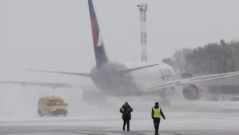 Չելյաբինսկի Կուրչատովի միջազգային օդանավակայանի աշխատանքը խաթարվել է առատ ձյան պատճառով