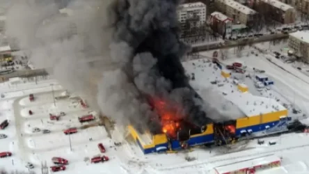 ՏԵՍԱՆՅՈՒԹ. Ամբողջությամբ կրակի մեջ հիպերմարկետը փլուզվում է. հրշեջների մեծ խումբ է աշխատում