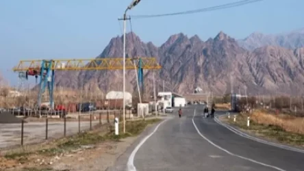 Իրանը փակել է ցամաքային սահմանը հարևան երկրների, այդ թվում՝ Հայաստանի հետ