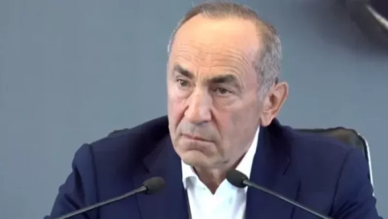 Չի կարելի նասկու պես փոխել ՊՆ նախարարներիՆ. Ռոբերտ Քոչարյան