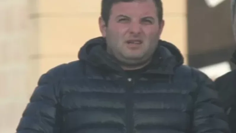 Երեք-չորս տղամարդկանց հետ ներխուժել են տուն. ինչո՞ւմ է մեղադրվում Գյումրու նախկին քաղաքապետի որդին