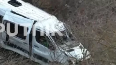 Վրաստանում օտարերկրացի զբոսաշրջիկներին տեղափոխող միկրոավտոբուսն ընկել է ժայռից. կան զոհեր