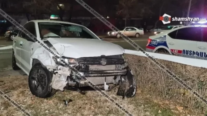 Ավտովթար՝ Երևանում. բախվել են Pontiac-ն ու Volkswagen-ը, որոնք դուրս են եկել երթևեկելի գոտուց