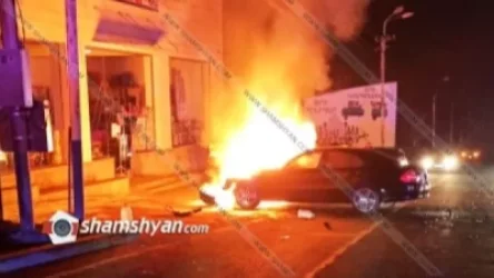 Բախվել են Mercedes-ն ու Opel-ը, մեքենան հրդեհվել է.  կա վիրավոր