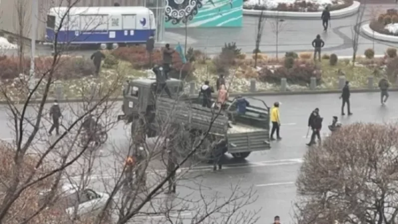 Ղազախստանում լարված է՝ փայտերով և վահաններով զինված ցուցարարները ներխուժել են Ալմաթիի վարչակազմ