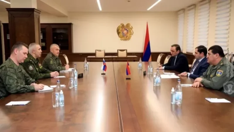 Սուրեն Պապիկյանն ու Ռուստամ Մուրադովը հանդիպել են. ինչ է քննարկվել