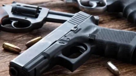 Խանութի աշխատակիցը ադրբեջանցիներից վտանգ զգալու պատճառով ձեռնարկել է պաշտպանական միջոցներ՝ այդ թվում, հավանաբար, ռազմամթերք