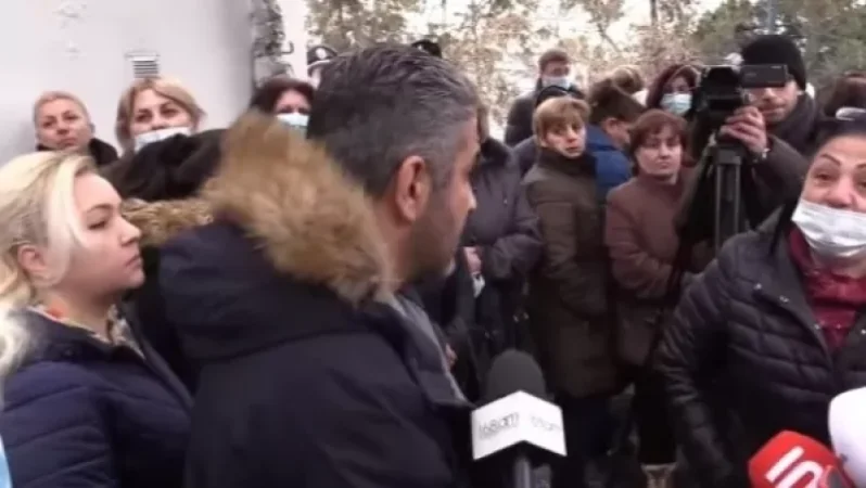 Նորքի ինֆեկցիոնի աշխատակիցները բողոքի ակցիայի են դուրս եկել