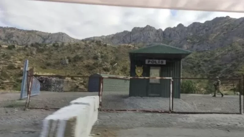 Լուսանկար. Հայ գործարարներն Իրան գնալու համար ադրբեջանցիներին մաքսատուրք են վճարում. «Ժողովուրդ»