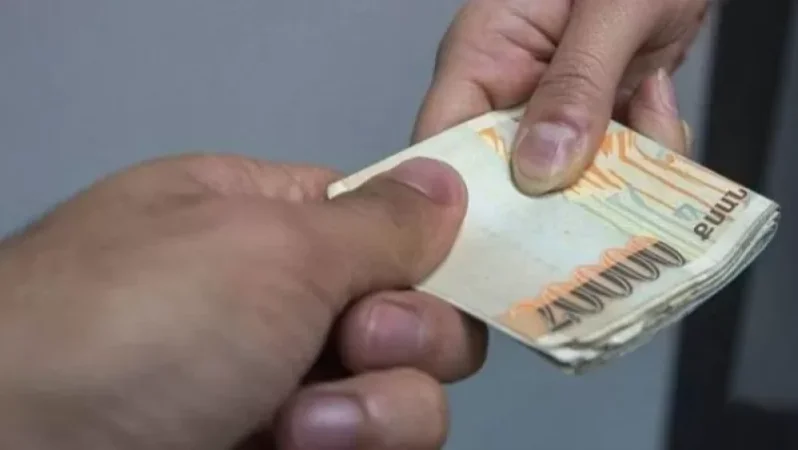 Կաշառք ստանալու կասկածանքով 2 պաշտոնատար անձ ձերբակալվել է