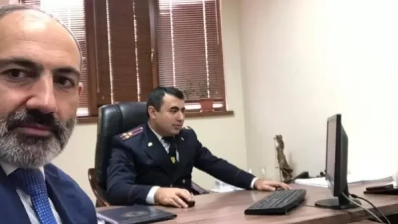 Փաշինյանի հետ սելֆի արած քննիչները բարձր պաշտոններ են ստանում. «Ժողովուրդ»